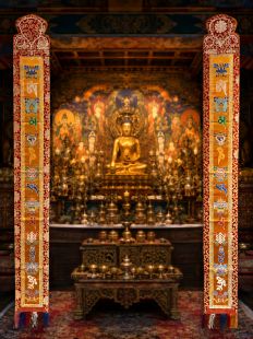 Eight Auspicious Symbols Six words Vertical Banner (A pair)